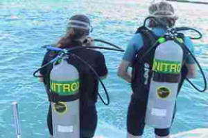 divers doing enriched air nitrox specialty